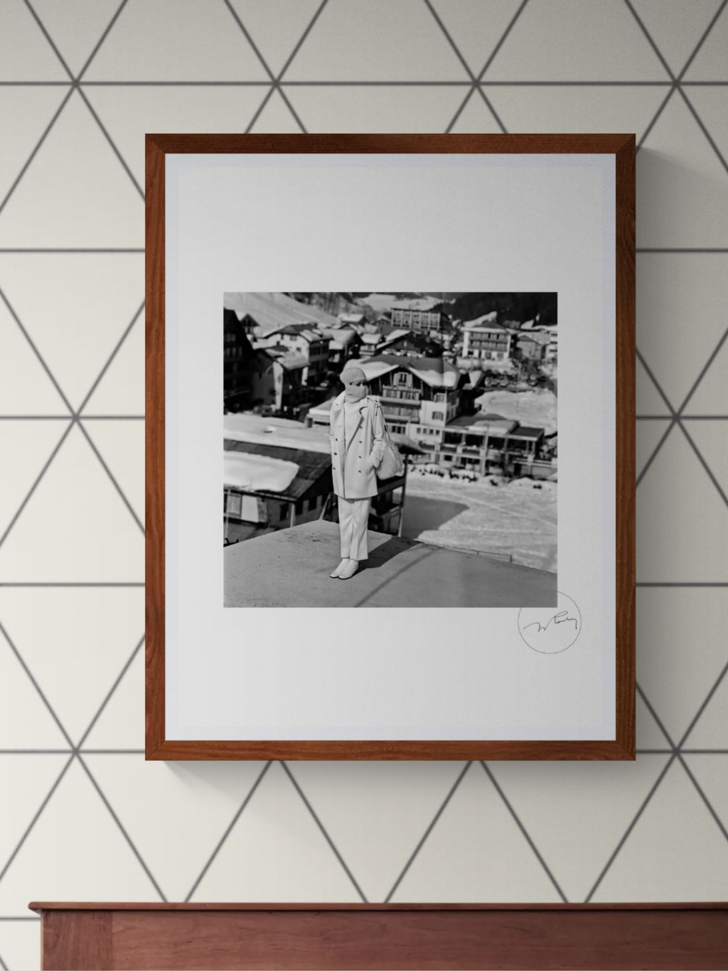 "Emmitouflée, avec style" - Louis-René Astre