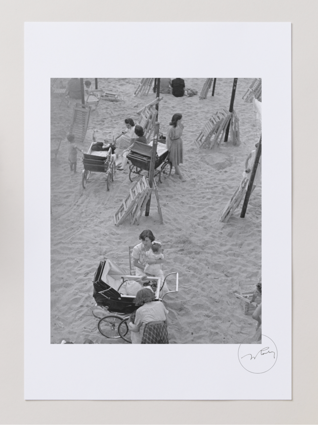 "Poussettes sur une plage de San Sebastian" - Jacques Rouchon