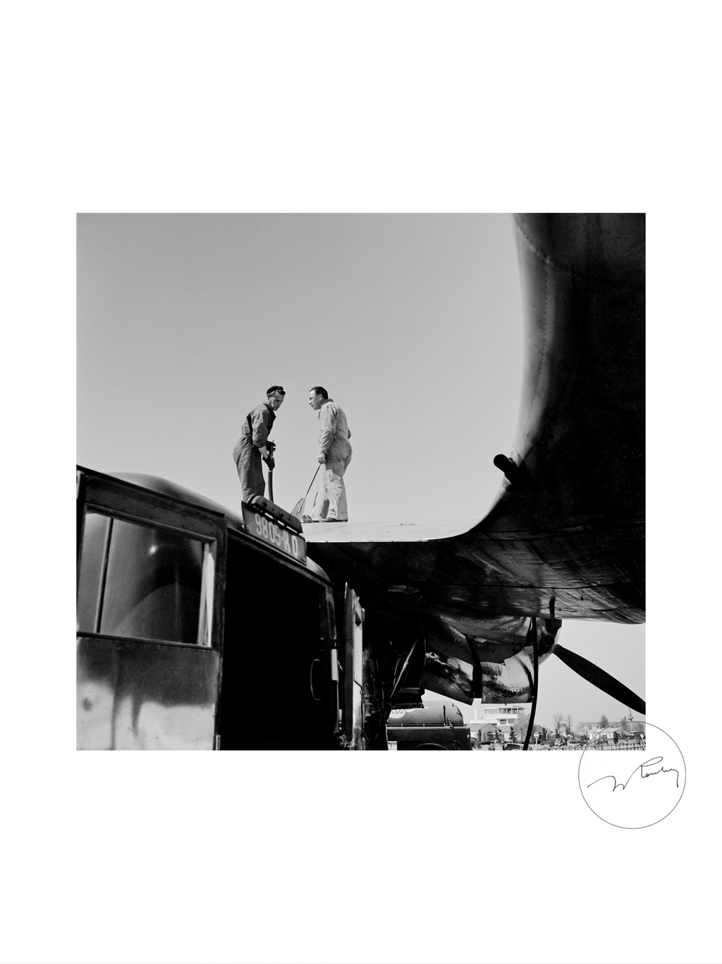 "Sur le bout des ailes, Orly" - Jacques Rouchon