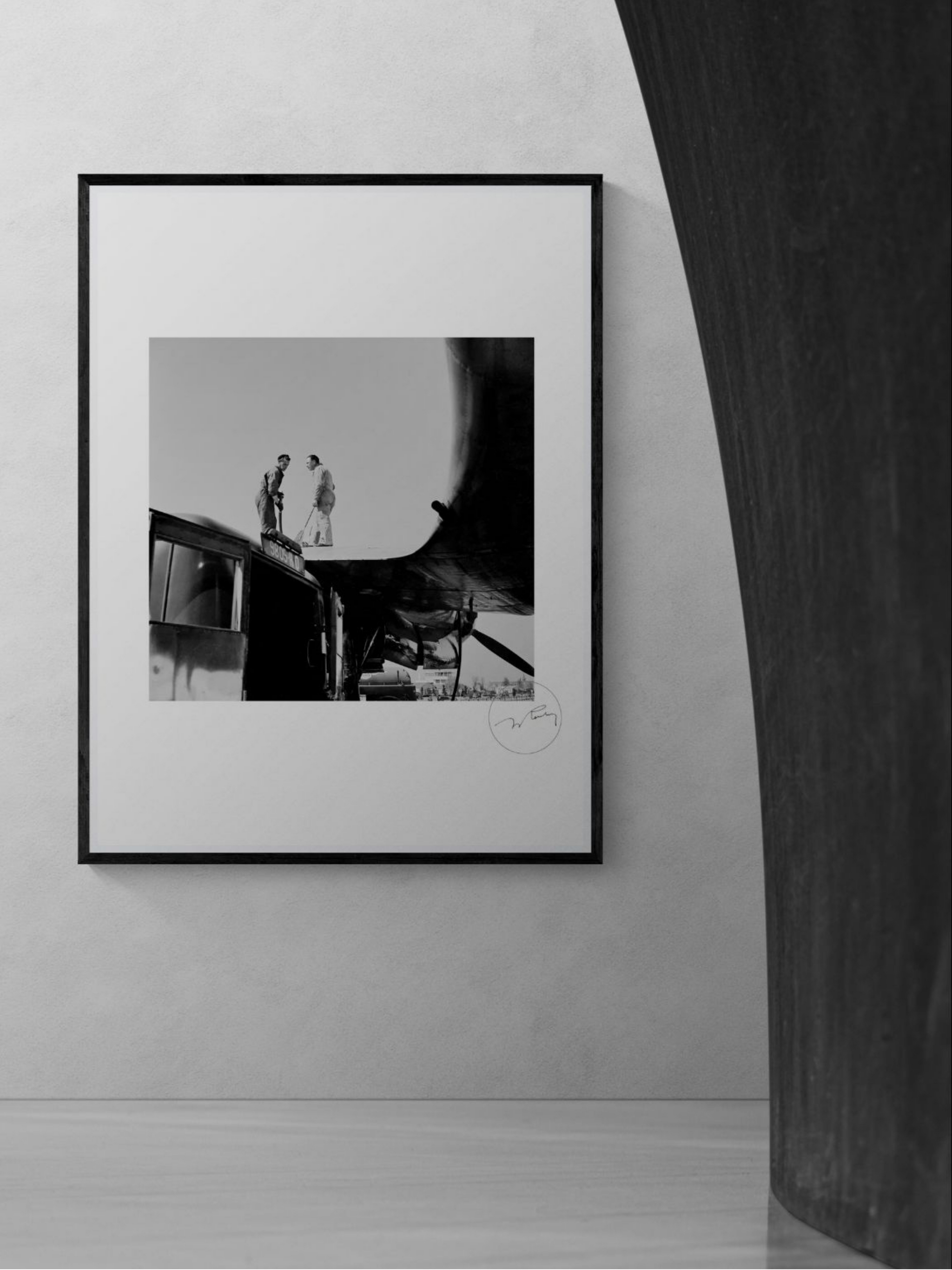 "Sur le bout des ailes, Orly" - Jacques Rouchon