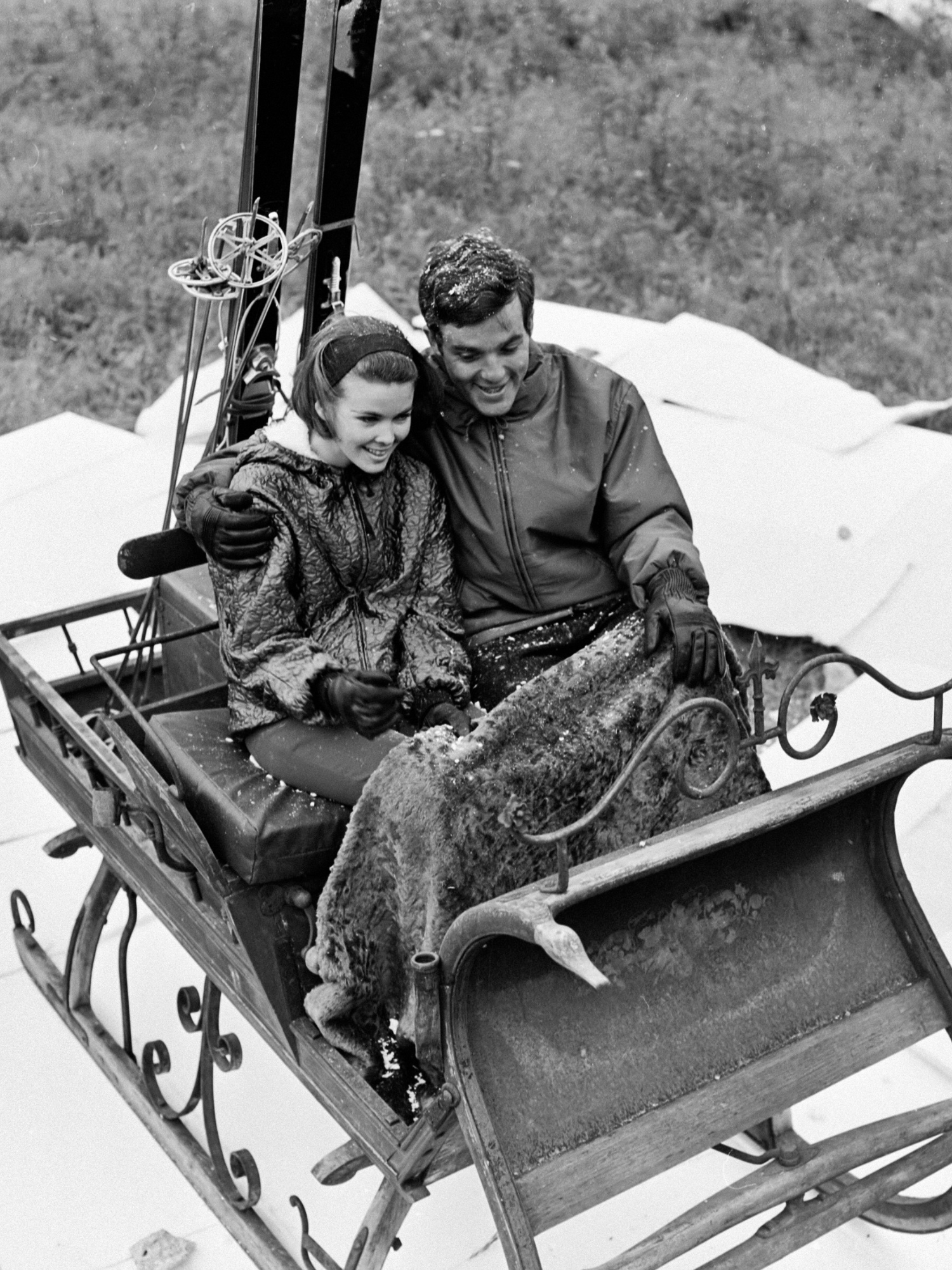 "Couples en ballade dans un hiver fabriqué" - Louis-René Astre